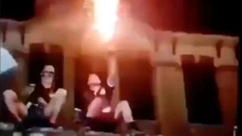 Le amputaron la mano a un adolescente tras un accidente con una bomba de estruendo