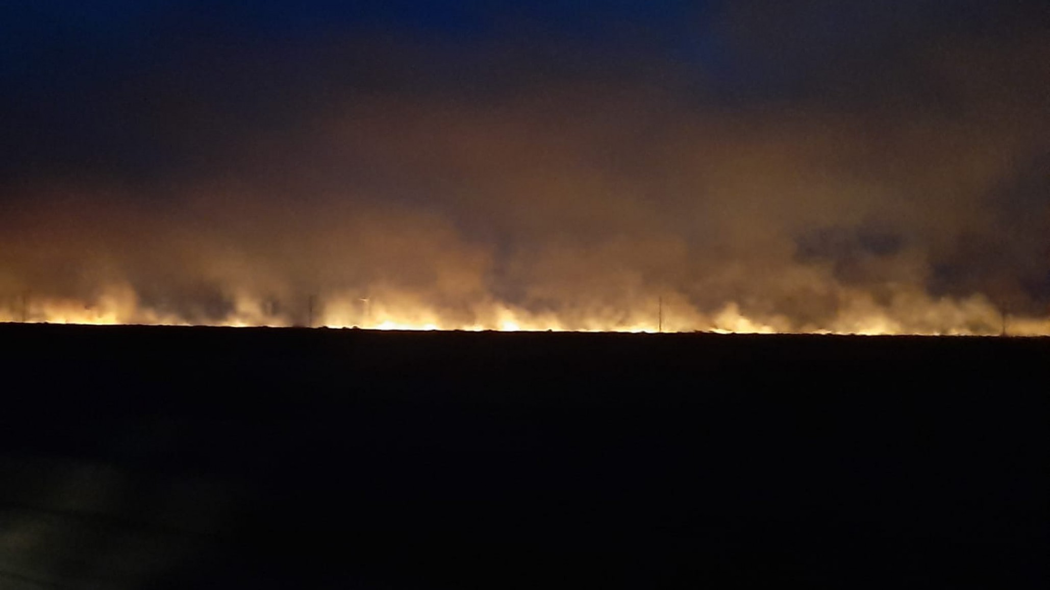Corte preventivo en la Ruta 3 entre Madryn y Trelew por avance del incendio