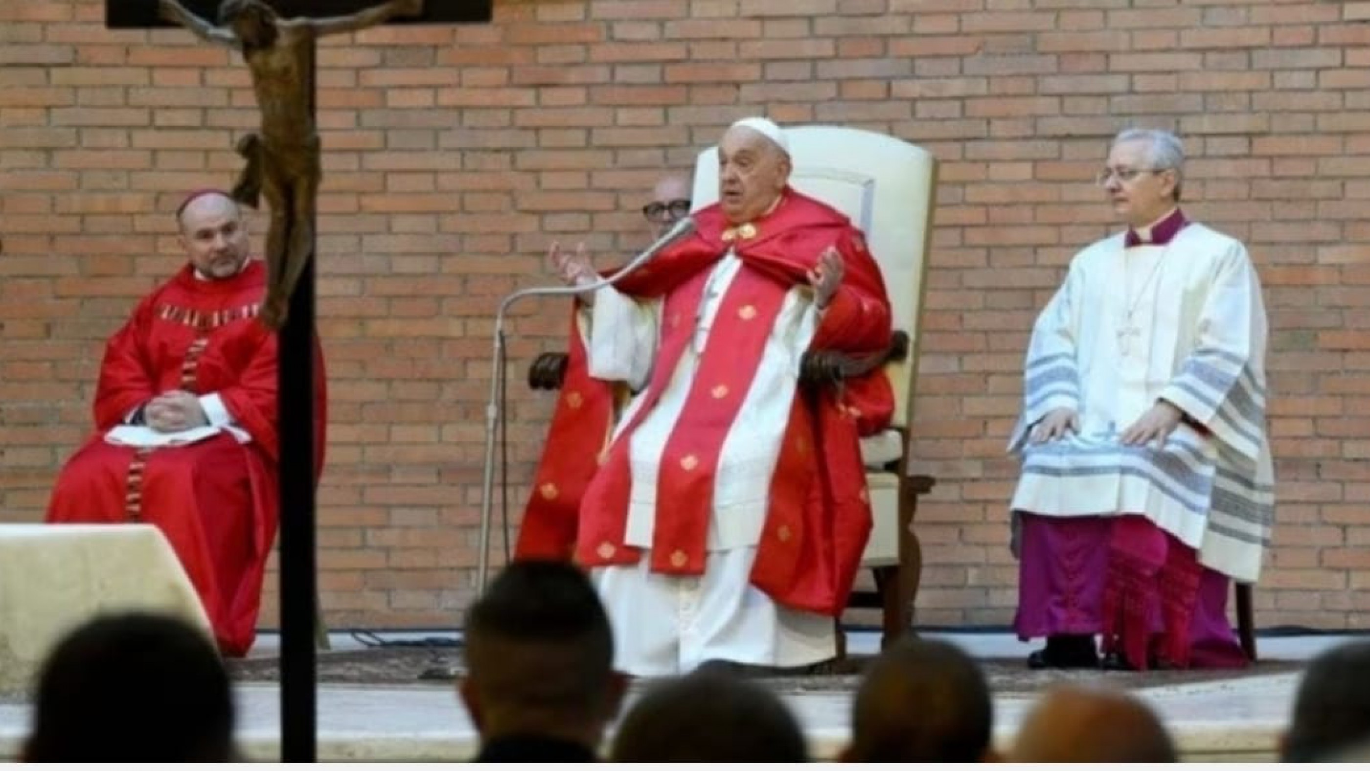 El Vaticano actualizó el parte médico del Papa Francisco