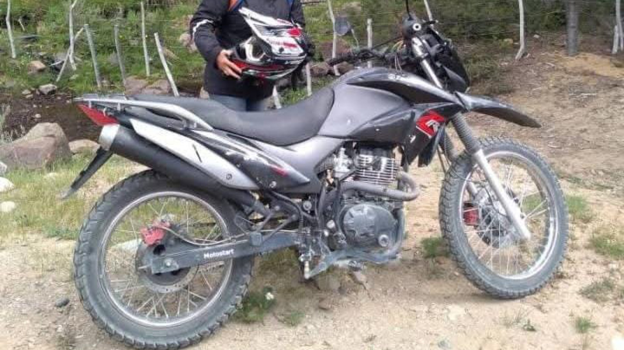 Le robaron la moto a una vecina de Esquel: "Es mi medio de transporte, me costó mucho tenerla"