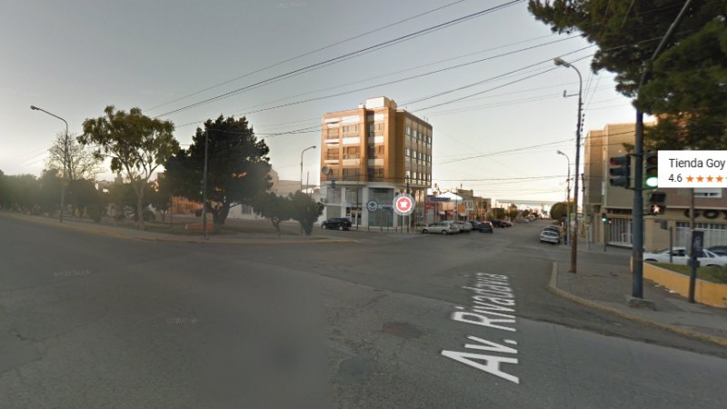 Una mujer fue embestida por una Kangoo en el centro de Comodoro