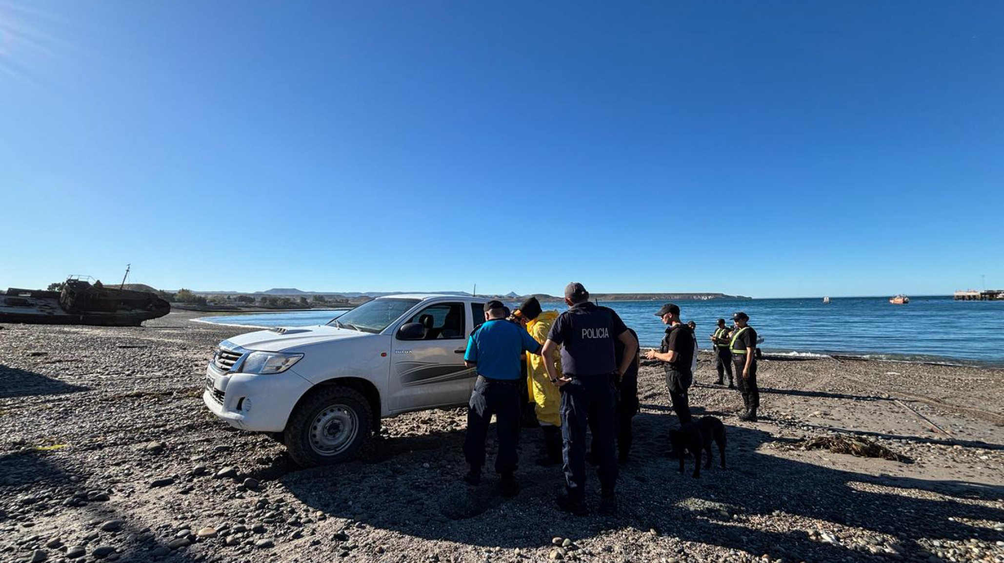 Un hombre de 57 años con pedido de captura fue detenido en la playa de Caleta Córdova