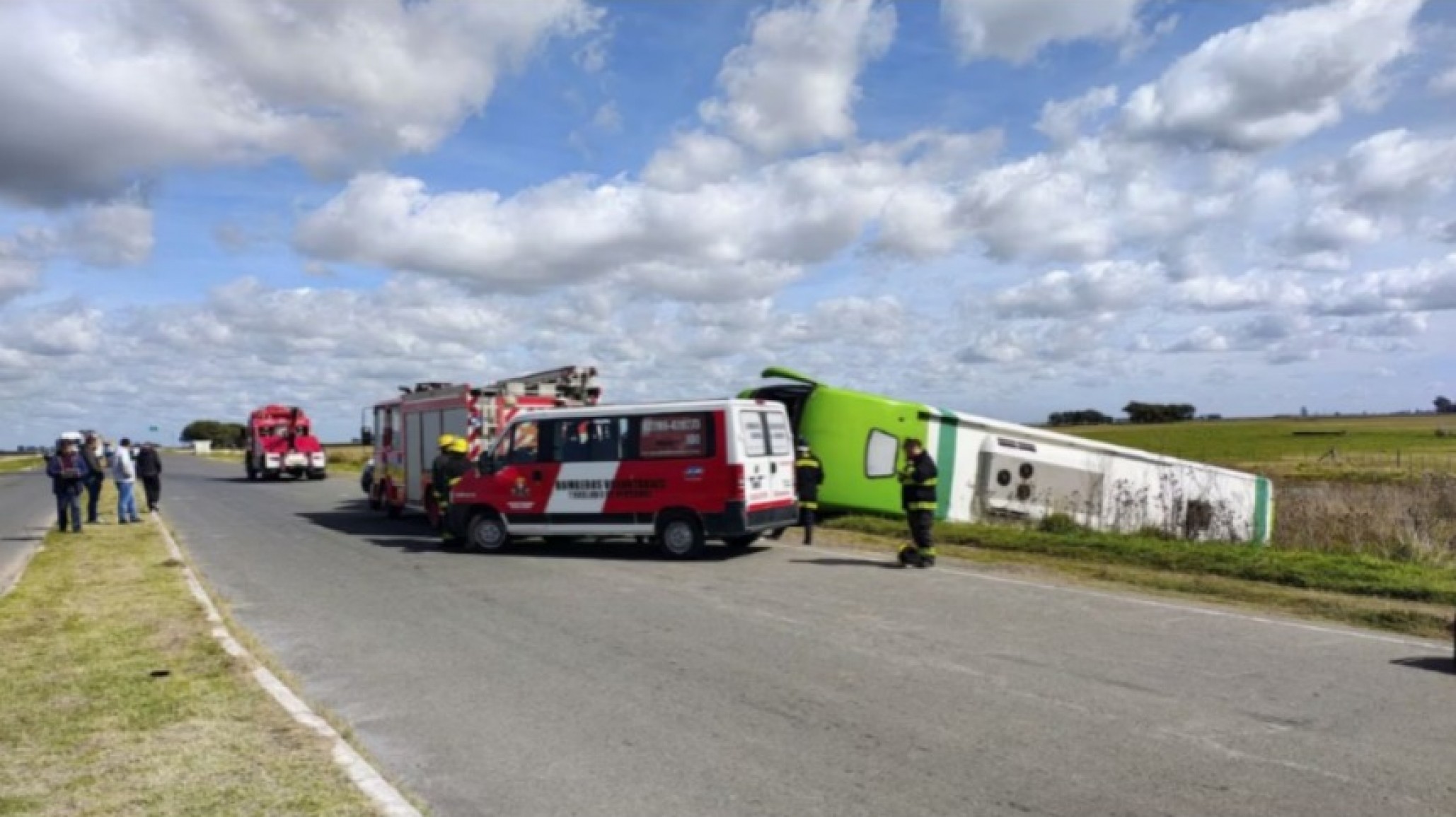 Tragedia: imputaron al chofer del micro que volcó y dejó cinco muertos