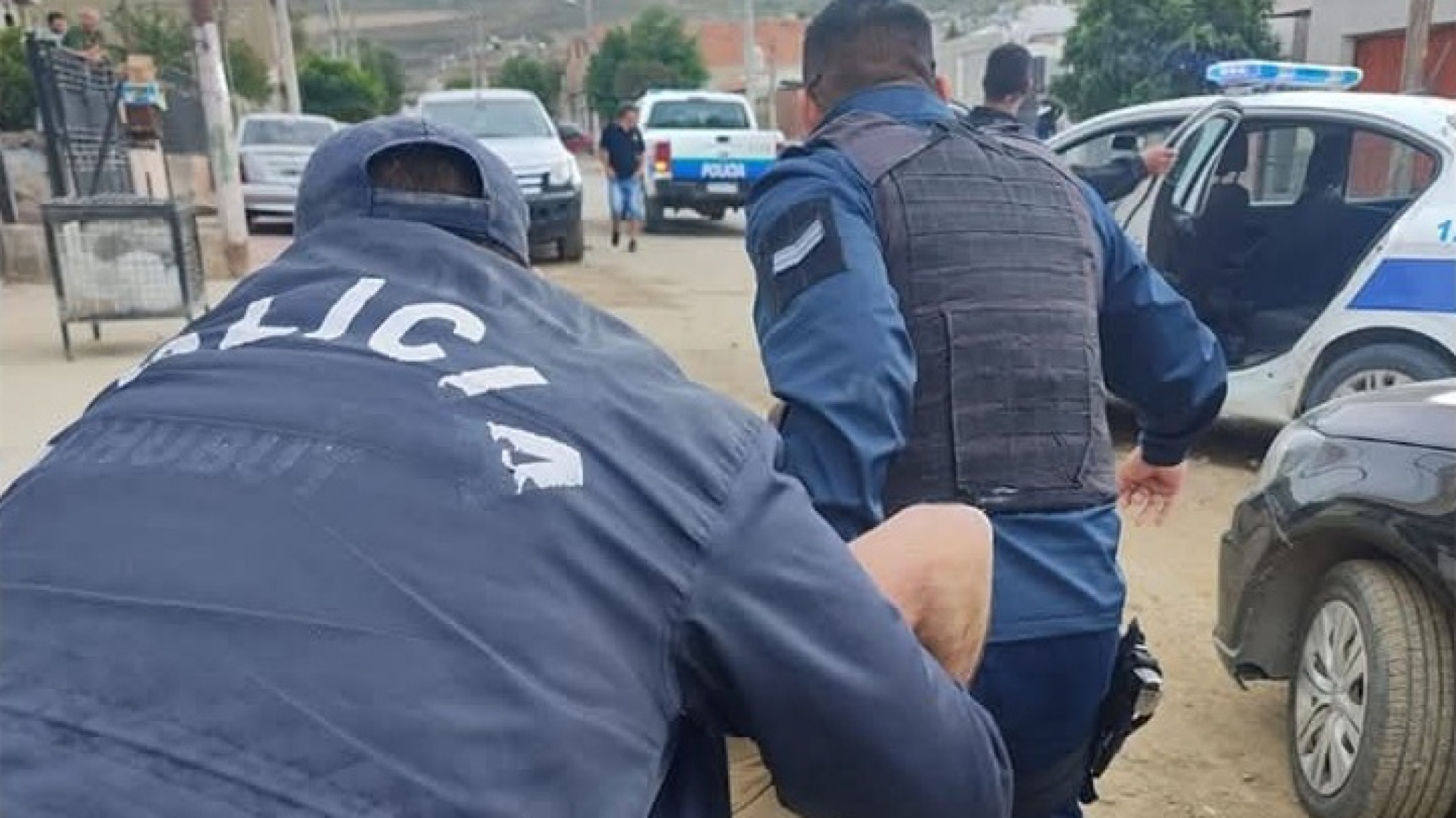 Una mujer denunció que un hombre ingresó en su domicilio, la persiguió y amenazó de muerte