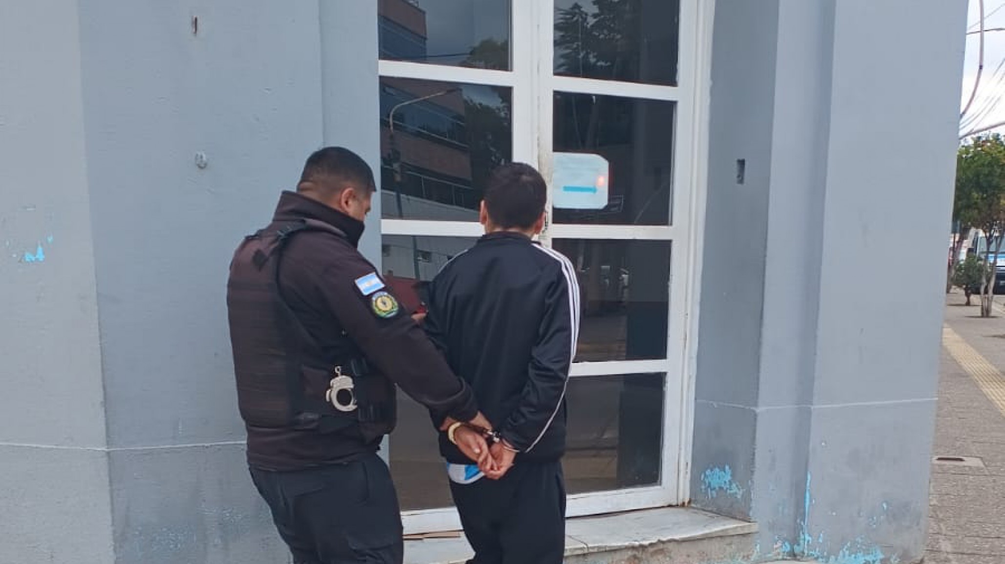 Robaba más de $320 mil en productos en un supermercado y terminó detenido