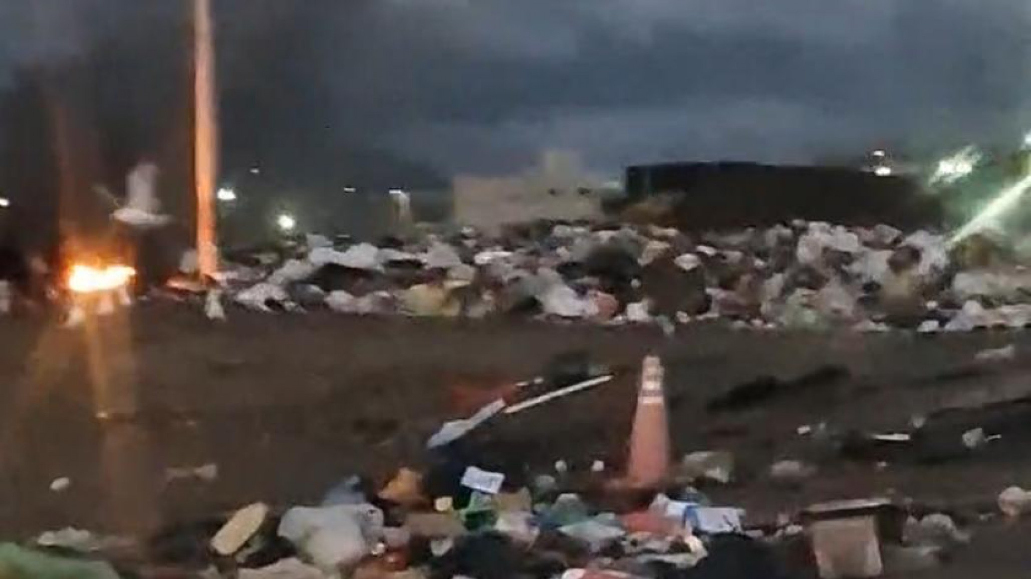 Vecino indignado por el anuncio del estadio mientras crece el basural a cielo abierto