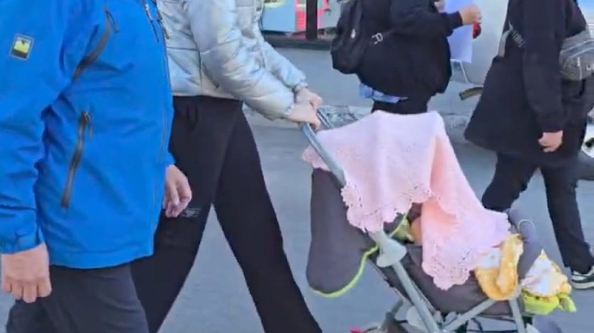 Movilización en pedido de justicia por la joven agredida: "La bebé nos da fuerzas y vamos con todo"