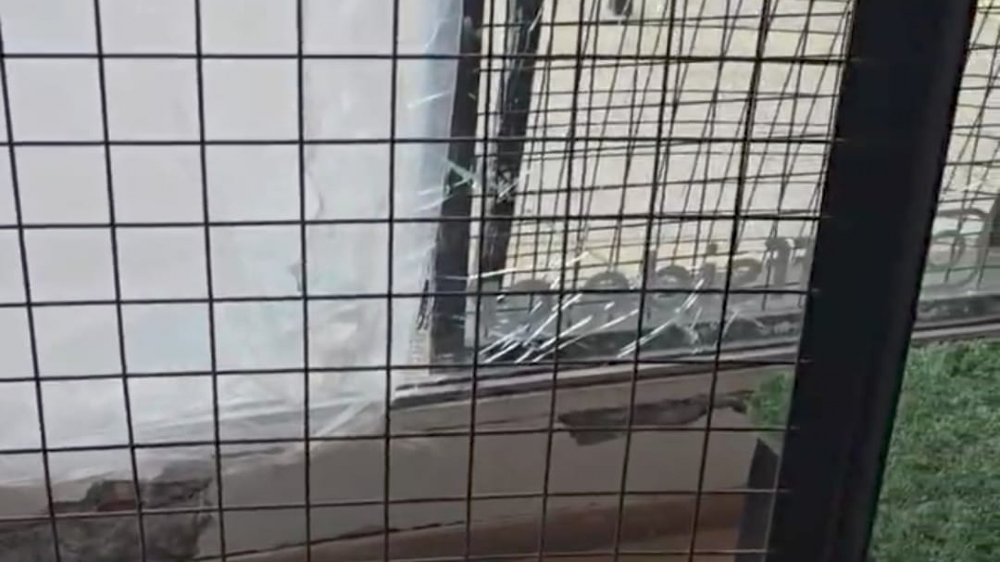 Robaron un local en pleno centro y se llevaron $2 millones en indumentaria