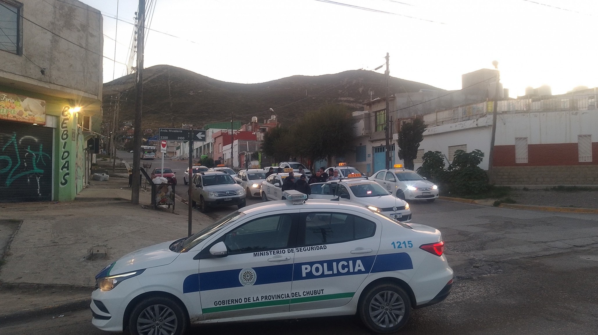 Pasajero "Chinwenwencha" se negó a pagar $4.000, pero su madre saldó la deuda tras intervención de taxistas