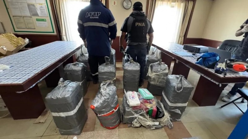 Santa Fe: hallaron 400 kilos de cocaína en un buque que llegó desde Dubái