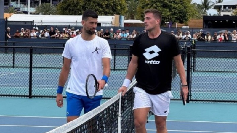 Fede Gómez: el tenista argentino que pensó en suicidarse, ganó su primer partido en Roland Garros y recibió el apoyo de Djokovic