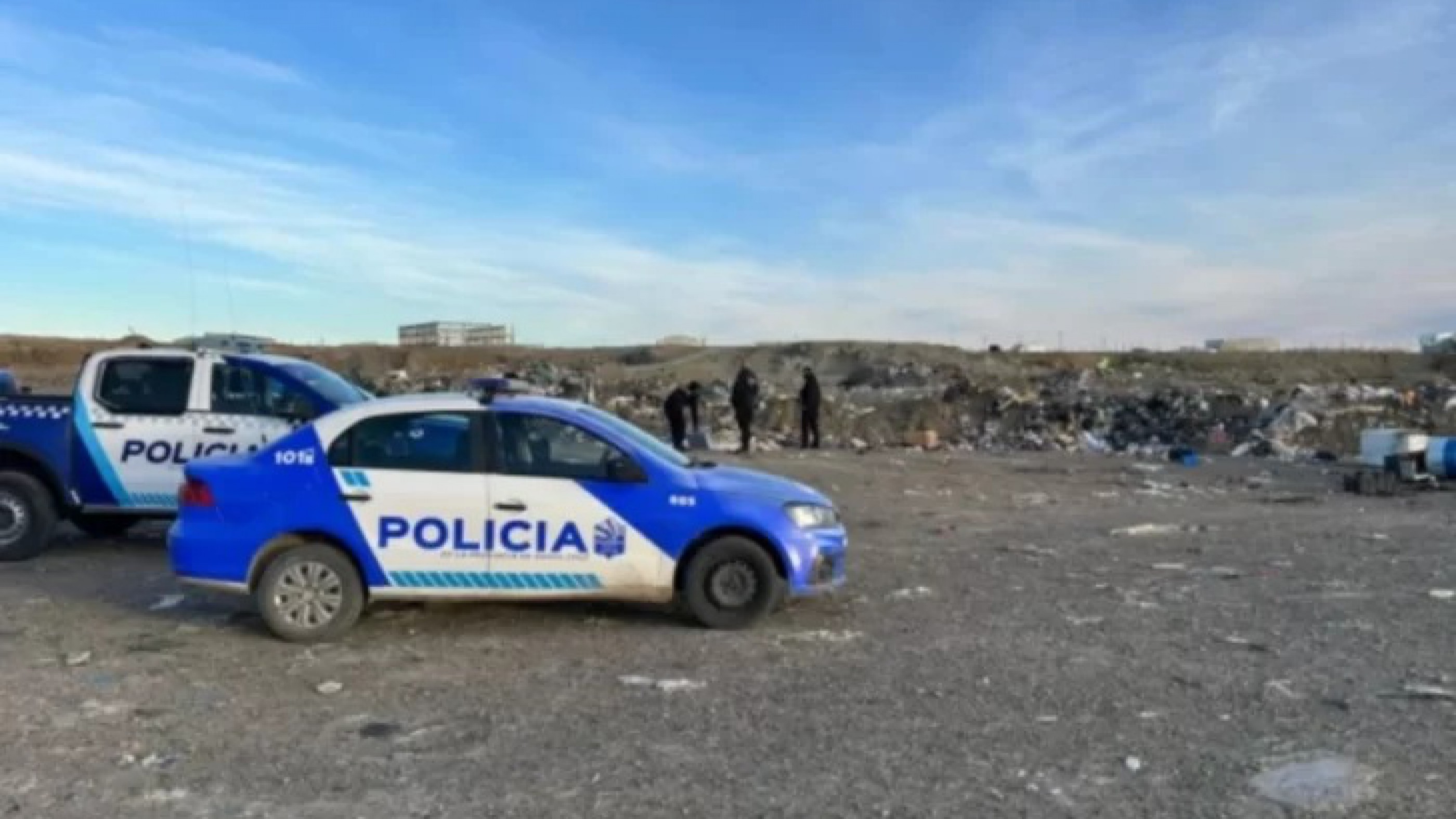 Horror en Caleta Olivia: la autopsia confirma que el bebé hallado en el basural estaba vivo al nacer y murió por asfixia e hipotermia