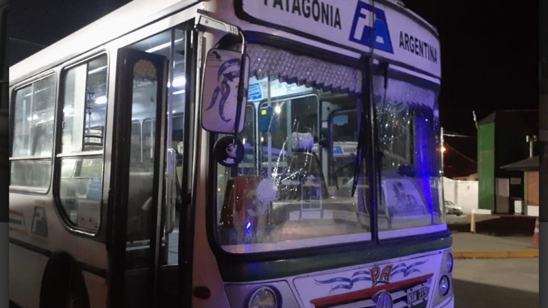 "Amenazaron con un cuchillo a mi nene y le robaron en pleno colectivo": grave denuncia en Comodoro