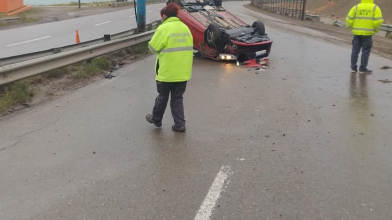 Vuelco y despiste en la Ruta 3: un conductor resultó lesionado