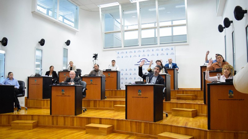 El bloque Arriba Chubut presentó un proyecto de ordenanza para que los inmuebles de YPF terminen de ser registrados a nombre del Municipio de Comodoro pero la oposición no acompañó