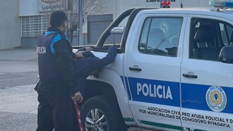 Comodoro: Un joven de 24 años robó en una obra, amenazó al sereno y terminó detenido
