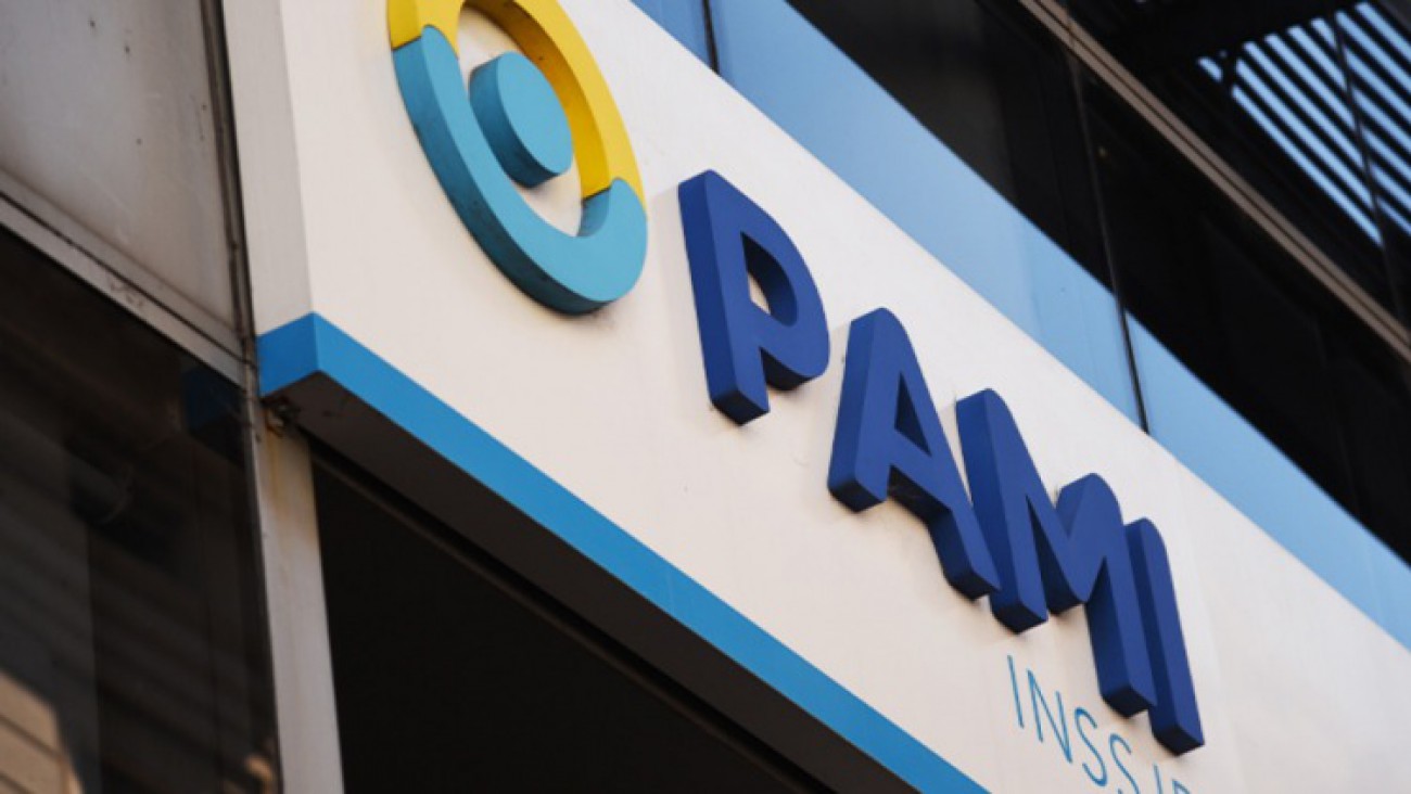 Escándalo en PAMI: denuncian sobreprecios millonarios en la compra de lentes intraoculares