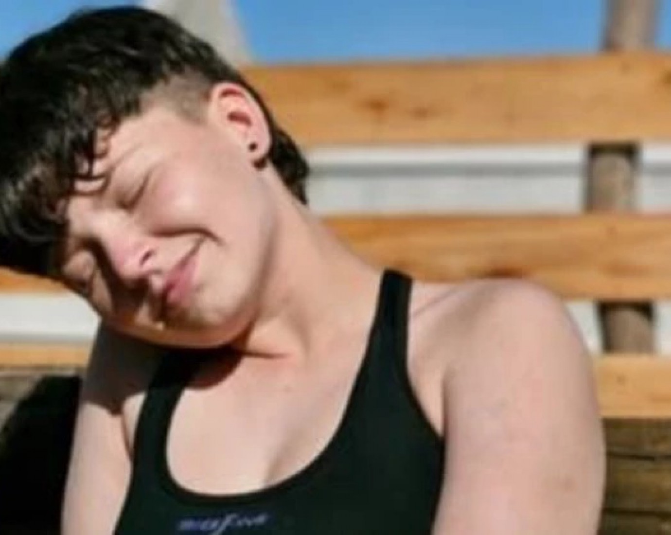 Una adolescente de 18 años fue apuñalada en el cuello a la salida de un boliche y murió