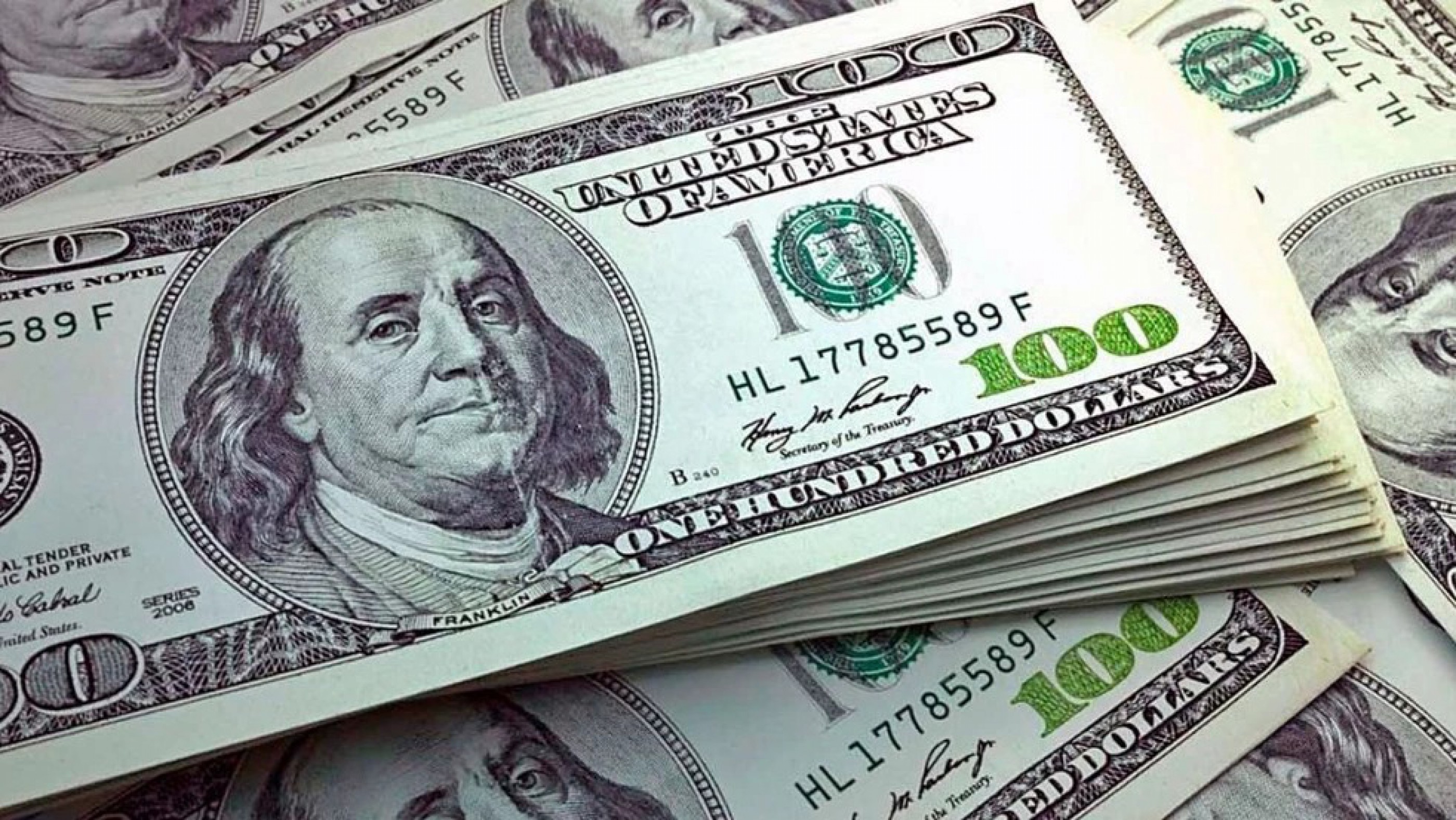 El Gobierno anunció que intervendrá en el mercado cambiario para frenar la suba del dólar