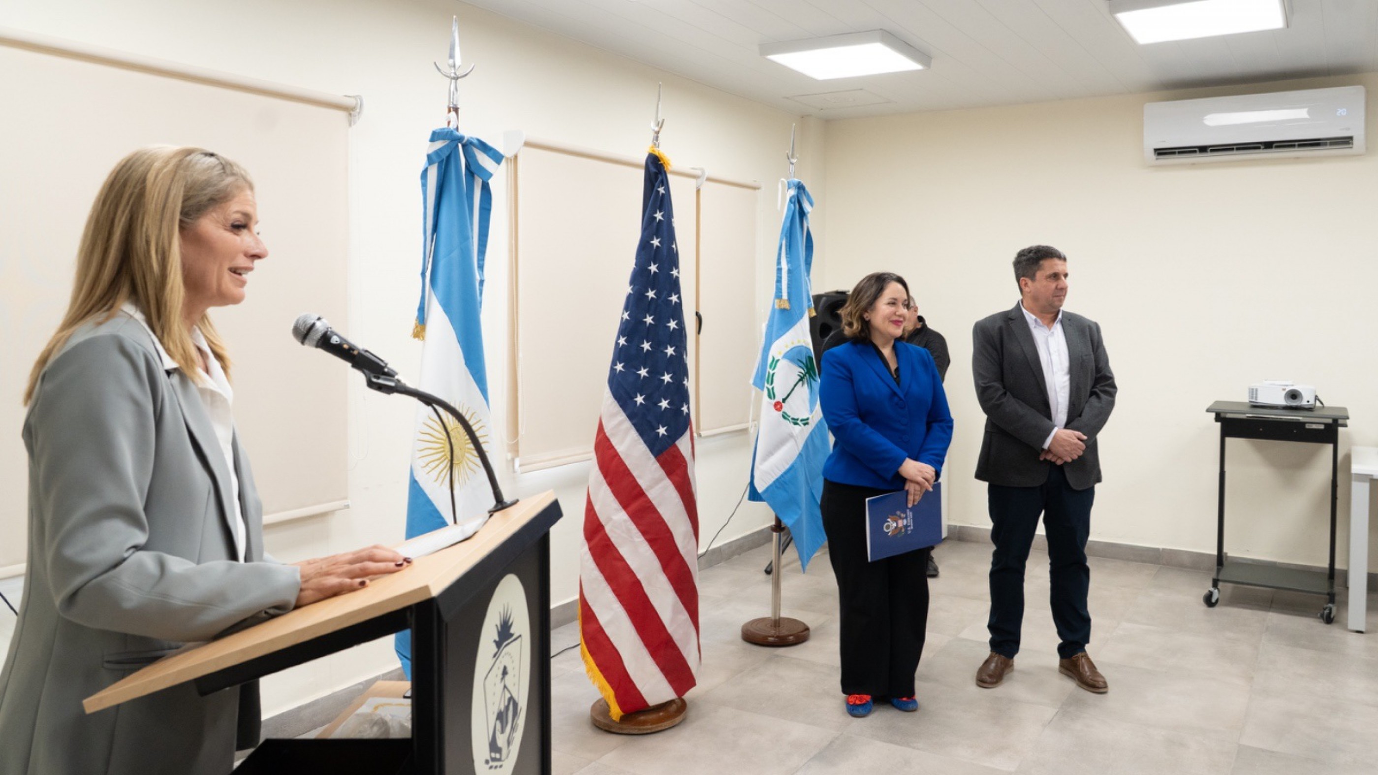 Estados Unidos donó un centro de operaciones de emergencia a Neuquén