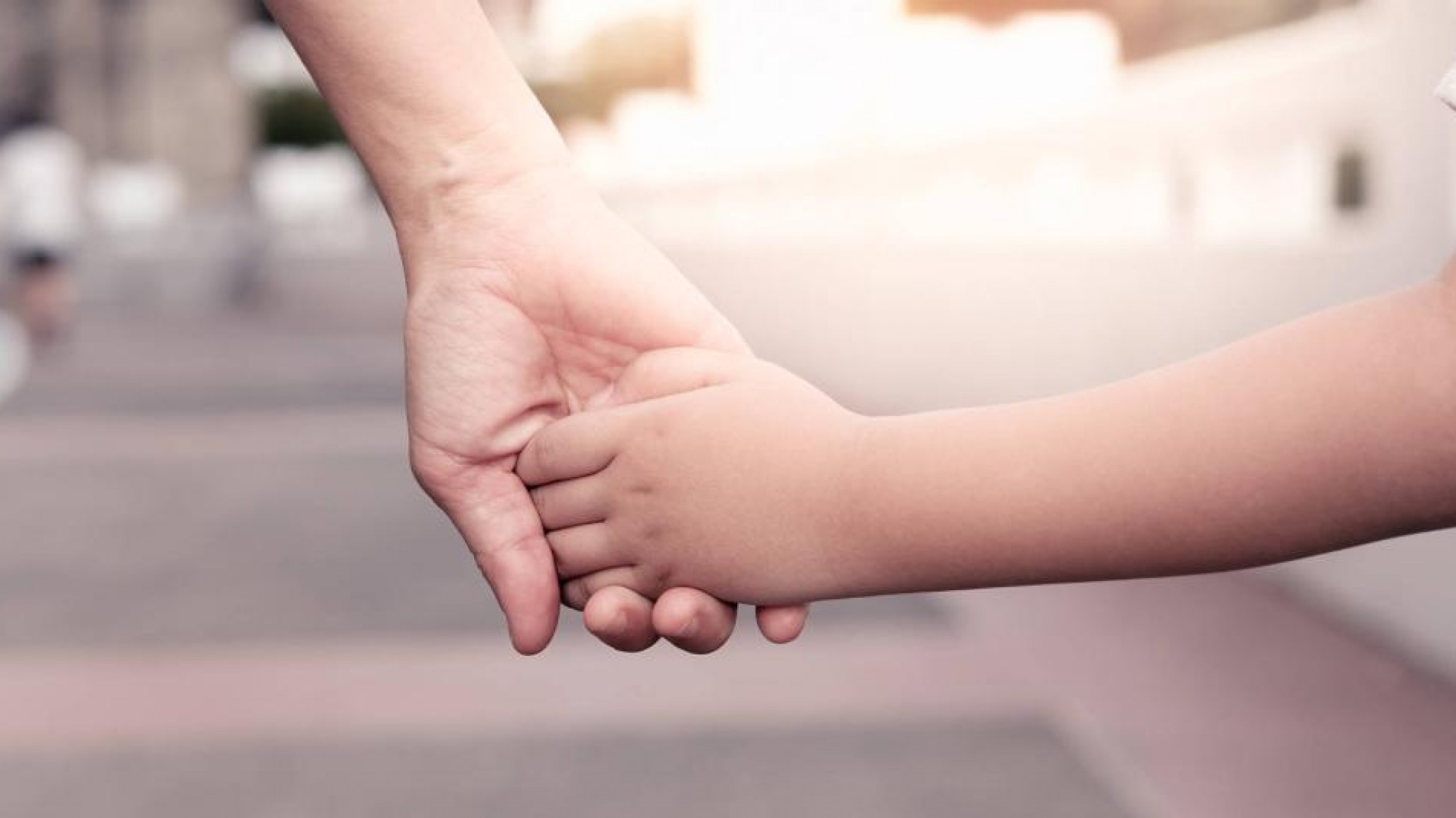 Le prohibieron jugar al pádel por no pagar la cuota alimentaria de su hija