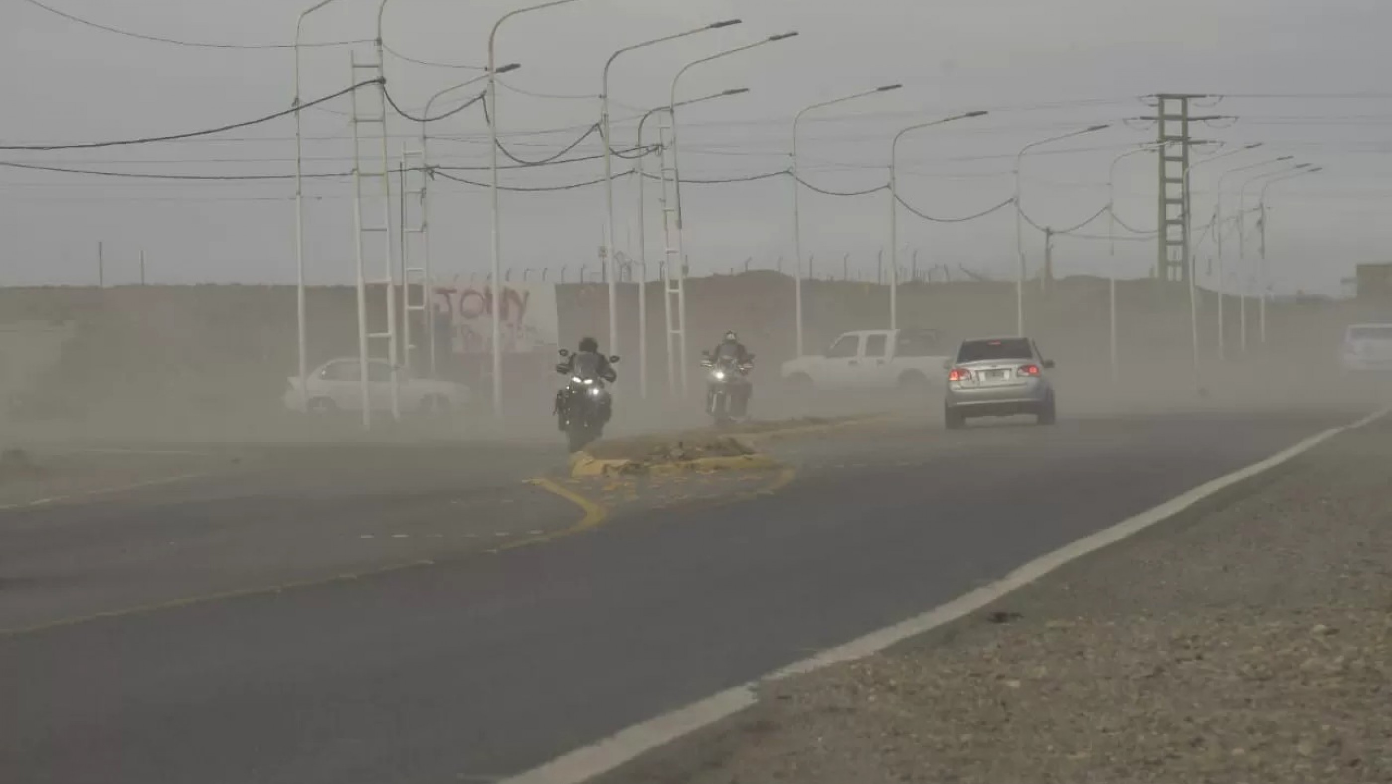 Recomiendan extrema precaución en las rutas de Chubut y Santa Cruz por ráfagas de viento
