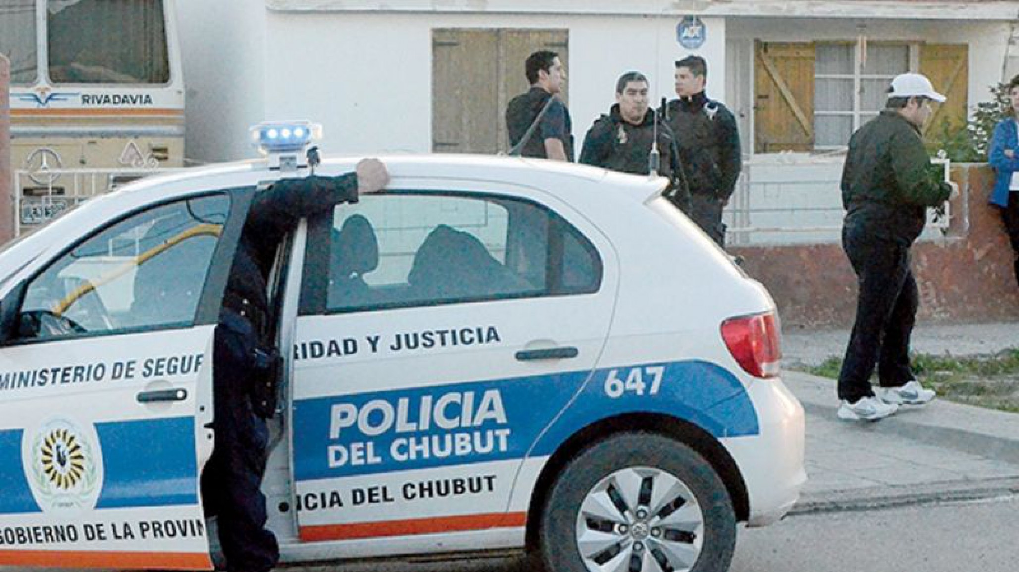 Cinco menores fueron demorados por ingerir bebidas alcohólicas en una plaza