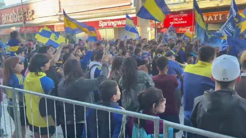Más de 500 hinchas festejaron en el centro de Comodoro tras la victoria de Boca ante River