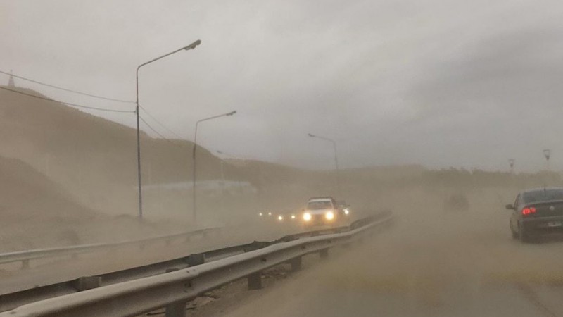 Alerta naranja por vientos fuertes durante la madrugada de este viernes: ¿Qué localidades serán afectadas?