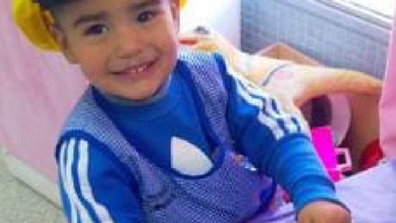 Campaña solidaria para trasladar a un niño comodorense: necesita biopsia y radioterapia urgente