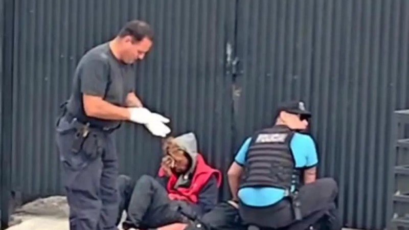 Violento ataque en pleno centro: Uno de los jóvenes heridos está en grave estado