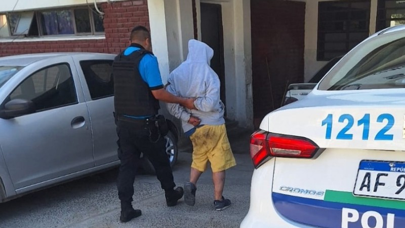 Ahora en una farmacia de Comodoro: otro hombre detenido por robar perfumes "Kevin"