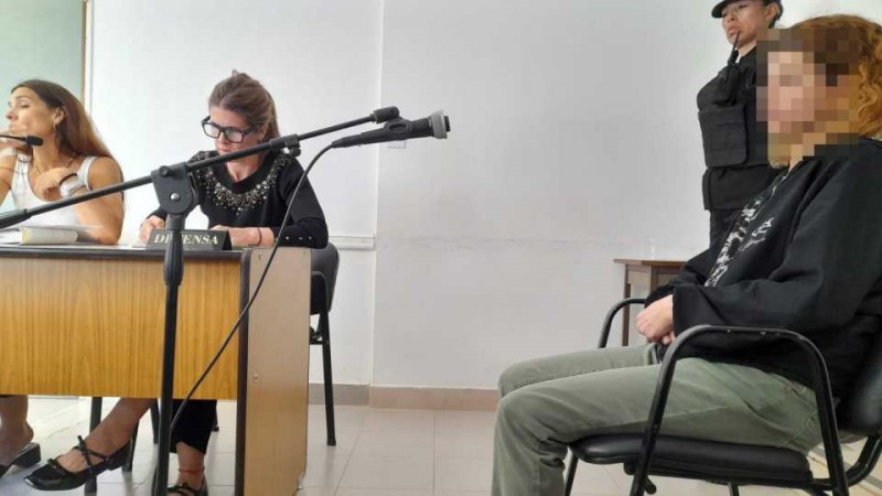 Imputaron por tentativa de homicidio a la mujer que apuñaló a su expareja en el cuello