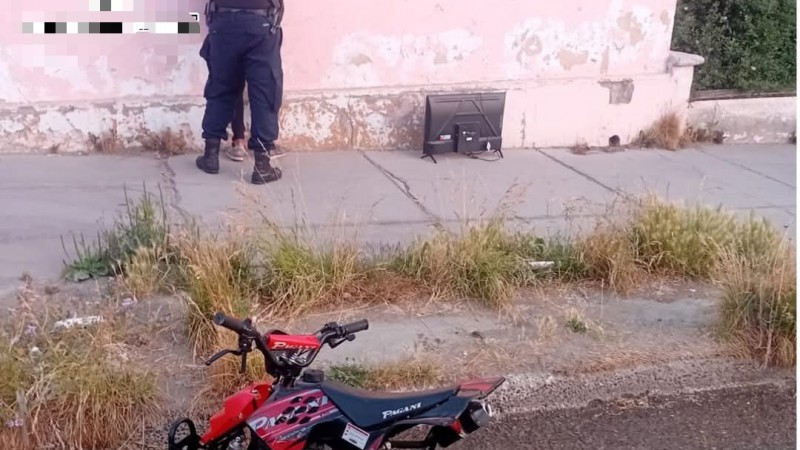 ¡Infraganti!: Los atraparon tras intentar huir con un cuatriciclo y televisores robados