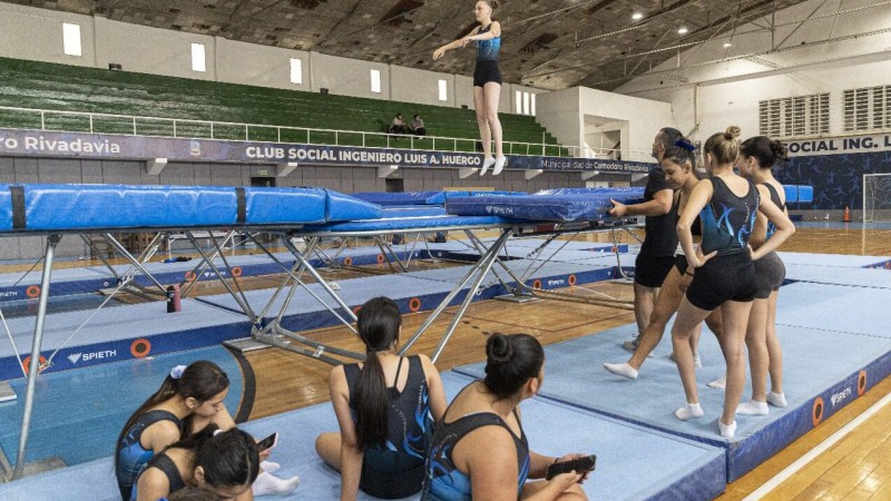Histórico: Comodoro será sede del torneo nacional de gimnasia de trampolín con 11 federaciones y casi 450 gimnastas
