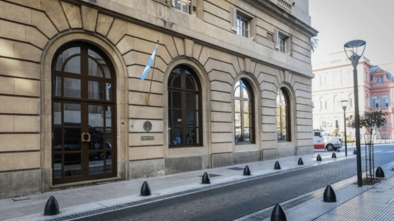 El Gobierno reformula la SIDE: podrá detener personas y solicitar datos a otros organismos