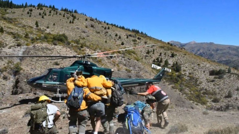 Hallaron con vida a un joven tras días de búsqueda en la Cordillera de los Andes