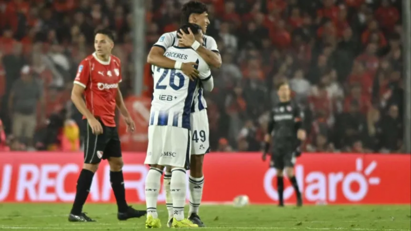 Dura caída del Rojo antes del clásico: perdió 2-1 con Talleres