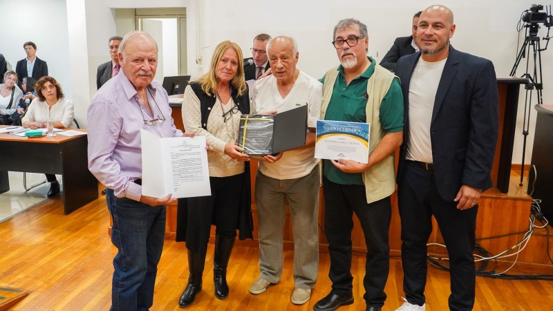 El Concejo entregó distinciones "Cerro Chenque" y "Quilimbai" a destacadas personalidades de la ciudad