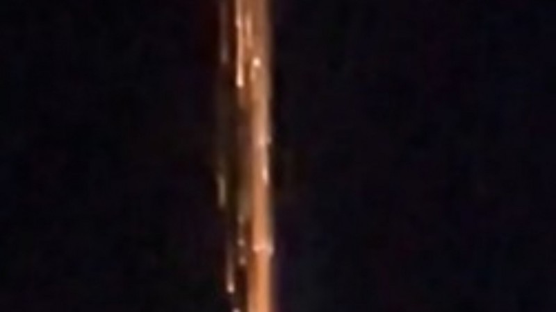 Objeto espacial ilumina el cielo y genera misterio: ¿basura espacial, cometa o restos de misión Artemis?