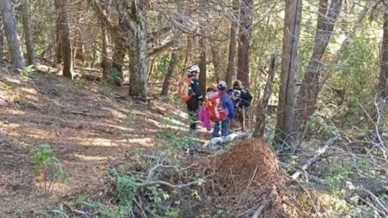 Rescate en la montaña: encontraron a dos mujeres que se perdieron haciendo trekking tras un intenso operativo