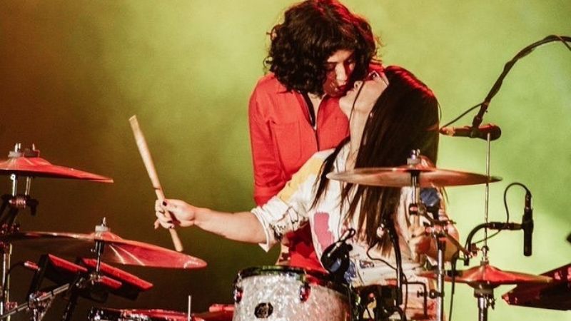 Mon Lafarte confiesa que está enamorada de una mujer en pleno concierto