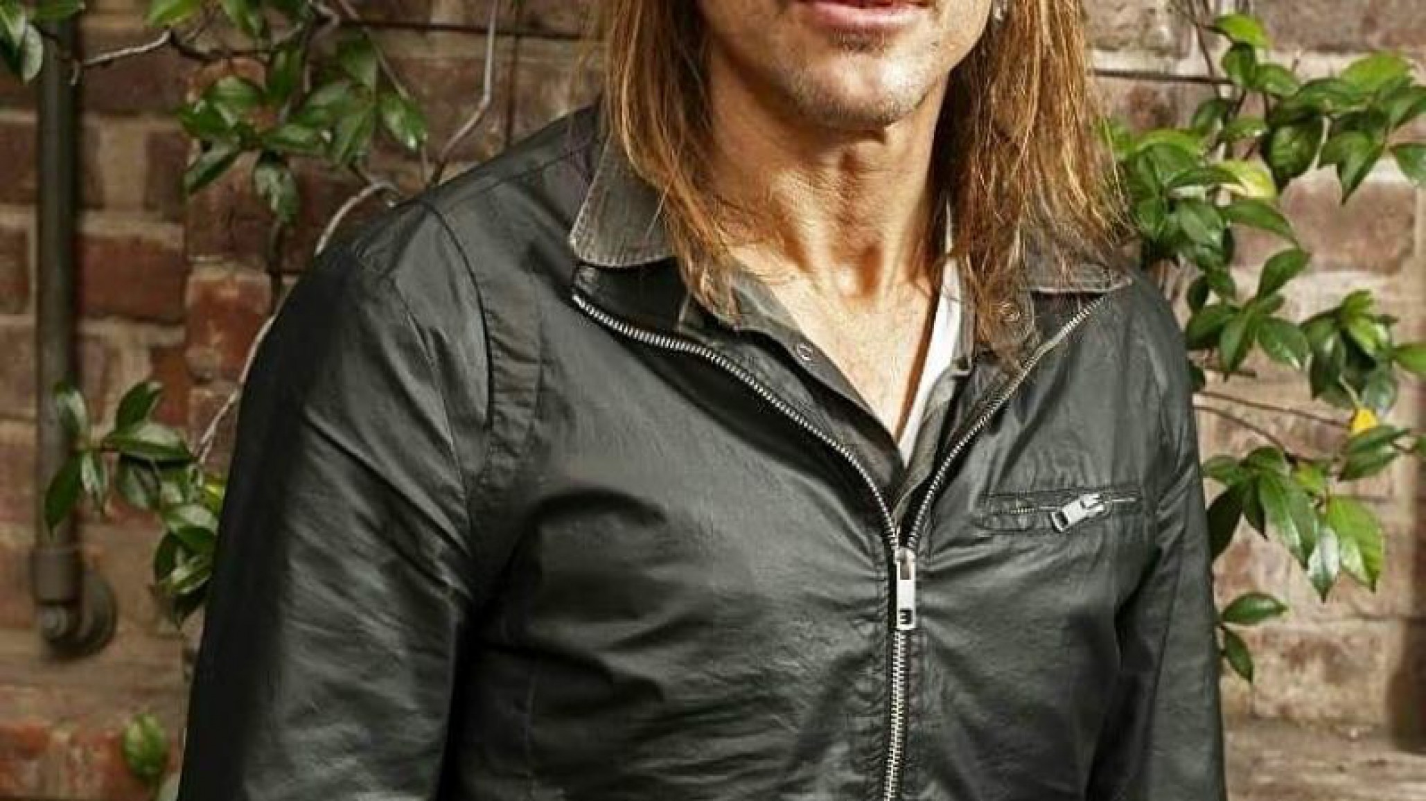 Claudio Caniggia mostró con orgullo a su novia y confirmó el compromiso