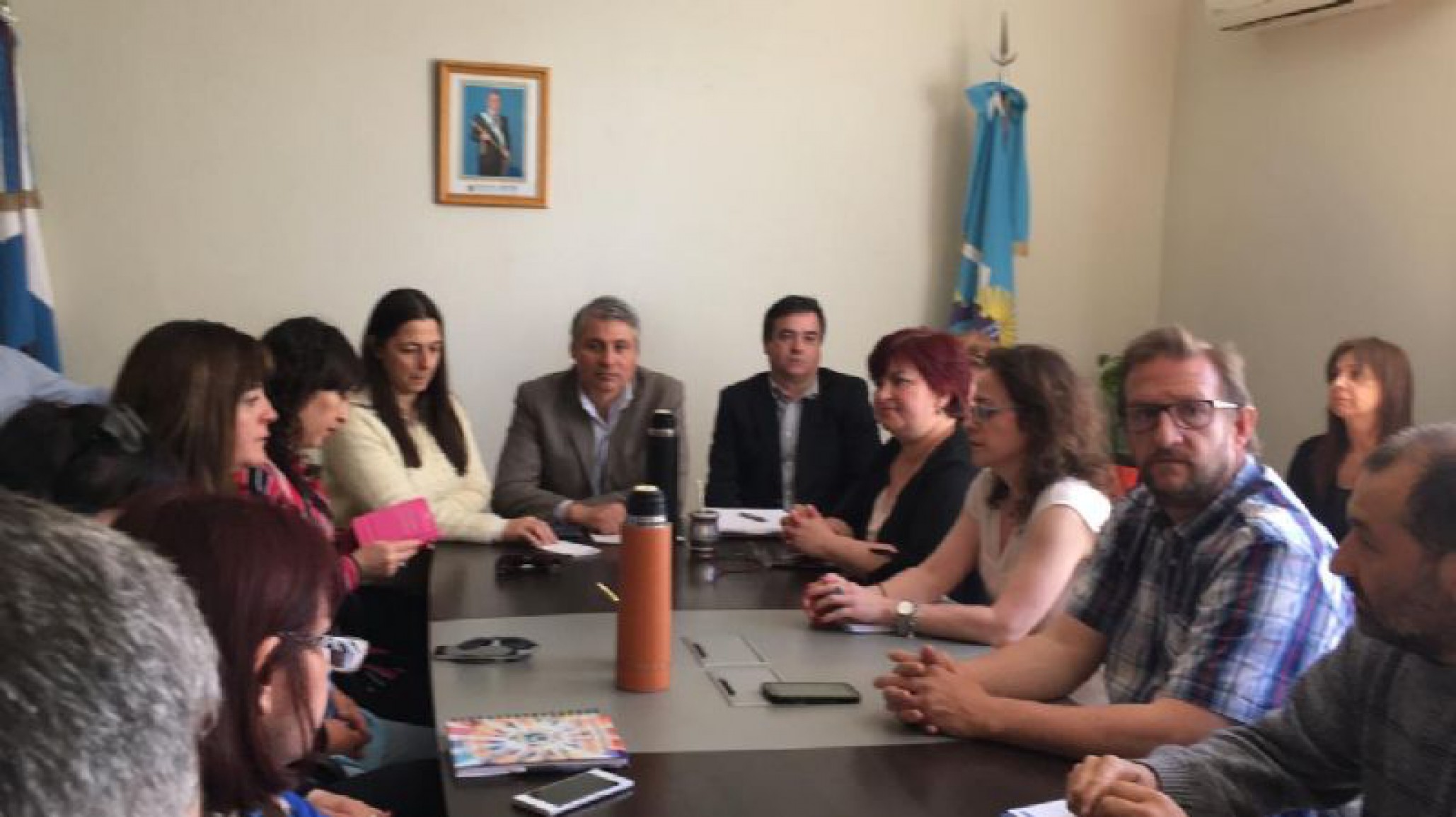 Los docentes no acuerdan y el gobierno pide “REFLEXIÓN”