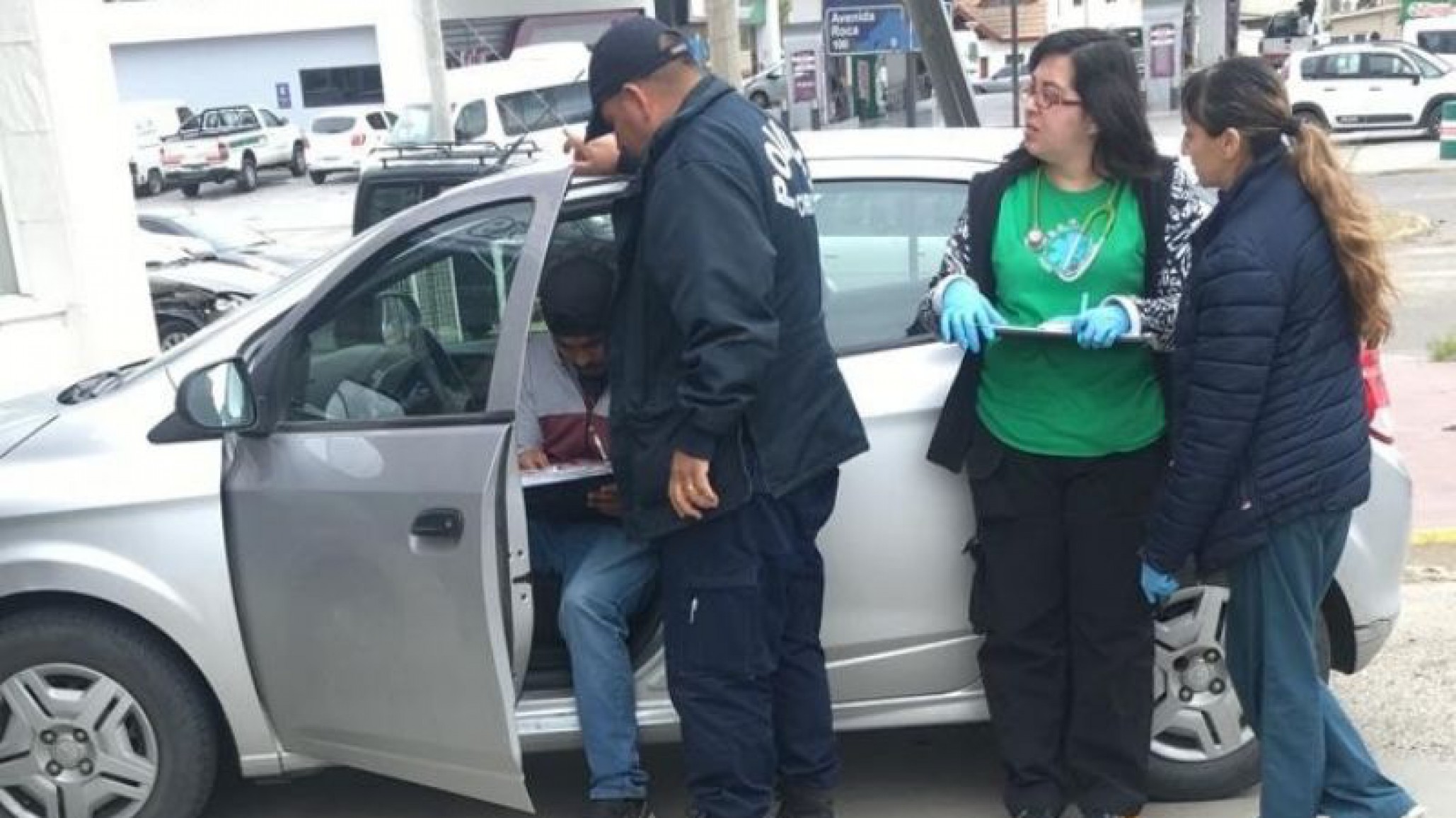Conductores al volante en Comodoro: Creyeron que se había desmayado y se había dormido
