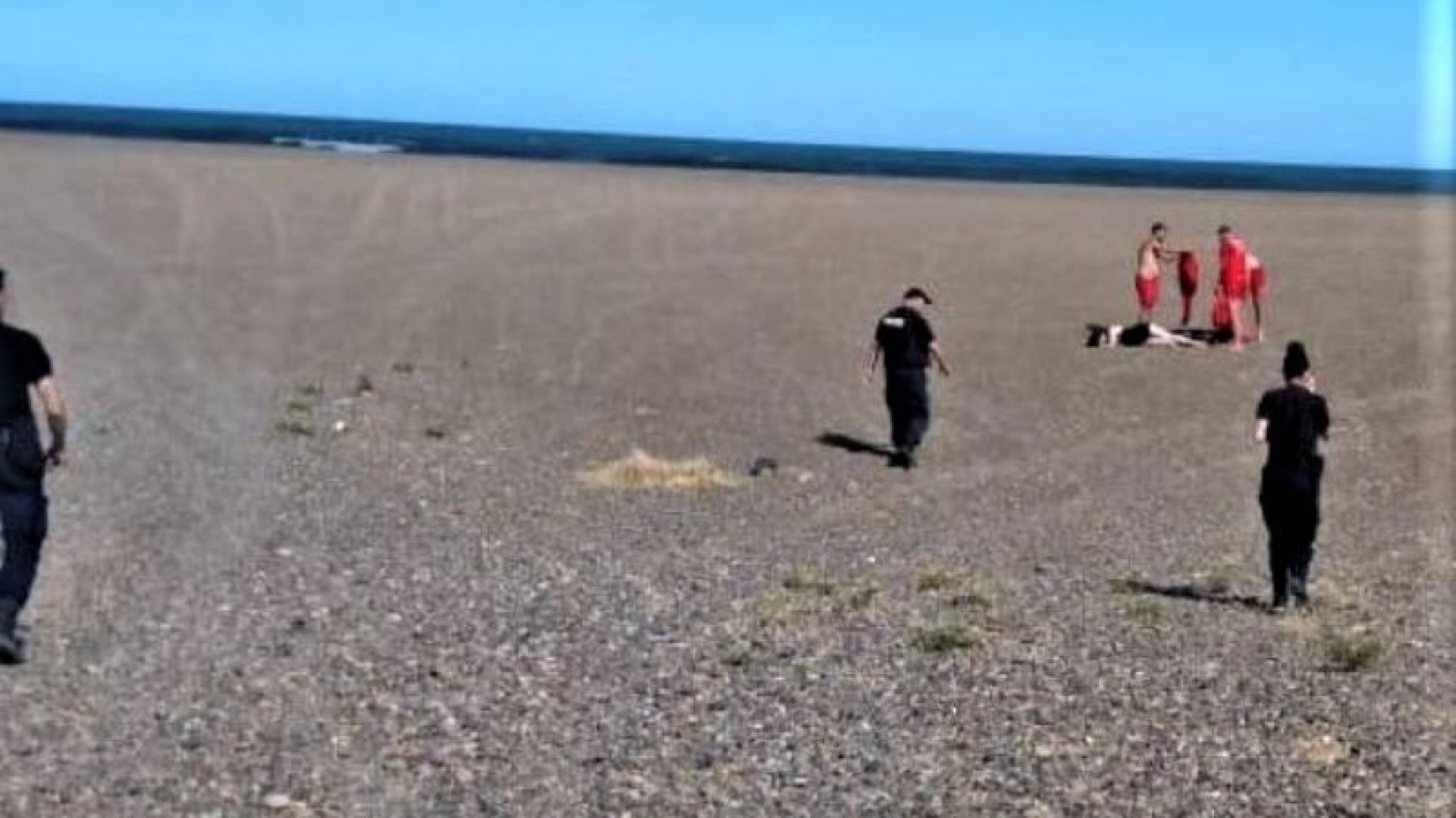 Guardavidas rescataron a una joven en Playa Unión que casi se ahoga en el mar