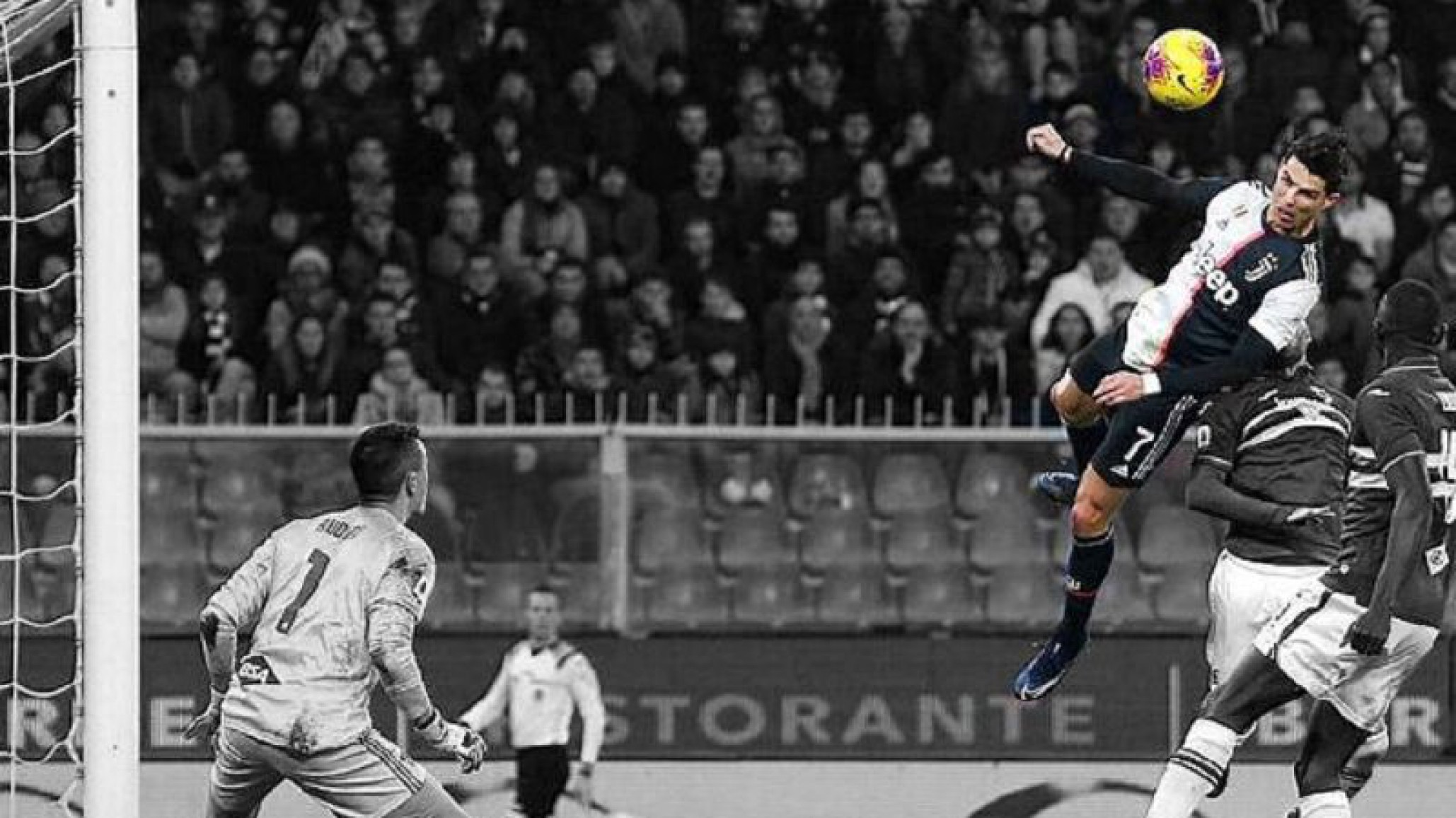 Increíble video: Cristiano Ronaldo metió un gol histórico al saltar más alto que un jugador de la NBA