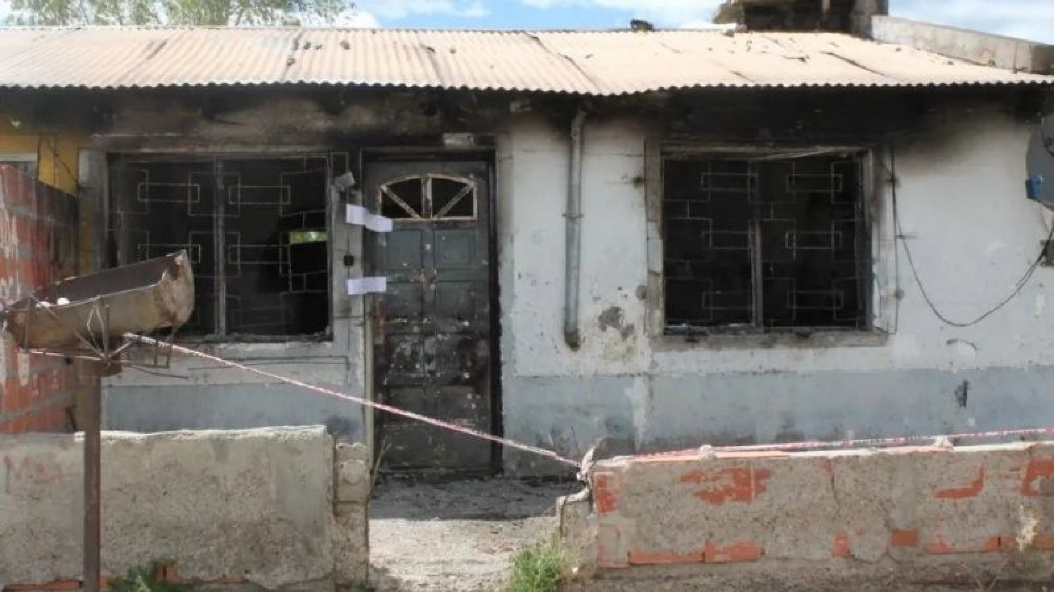 Incendio en una casa en Santa Cruz: murieron una joven madre y sus dos hijos