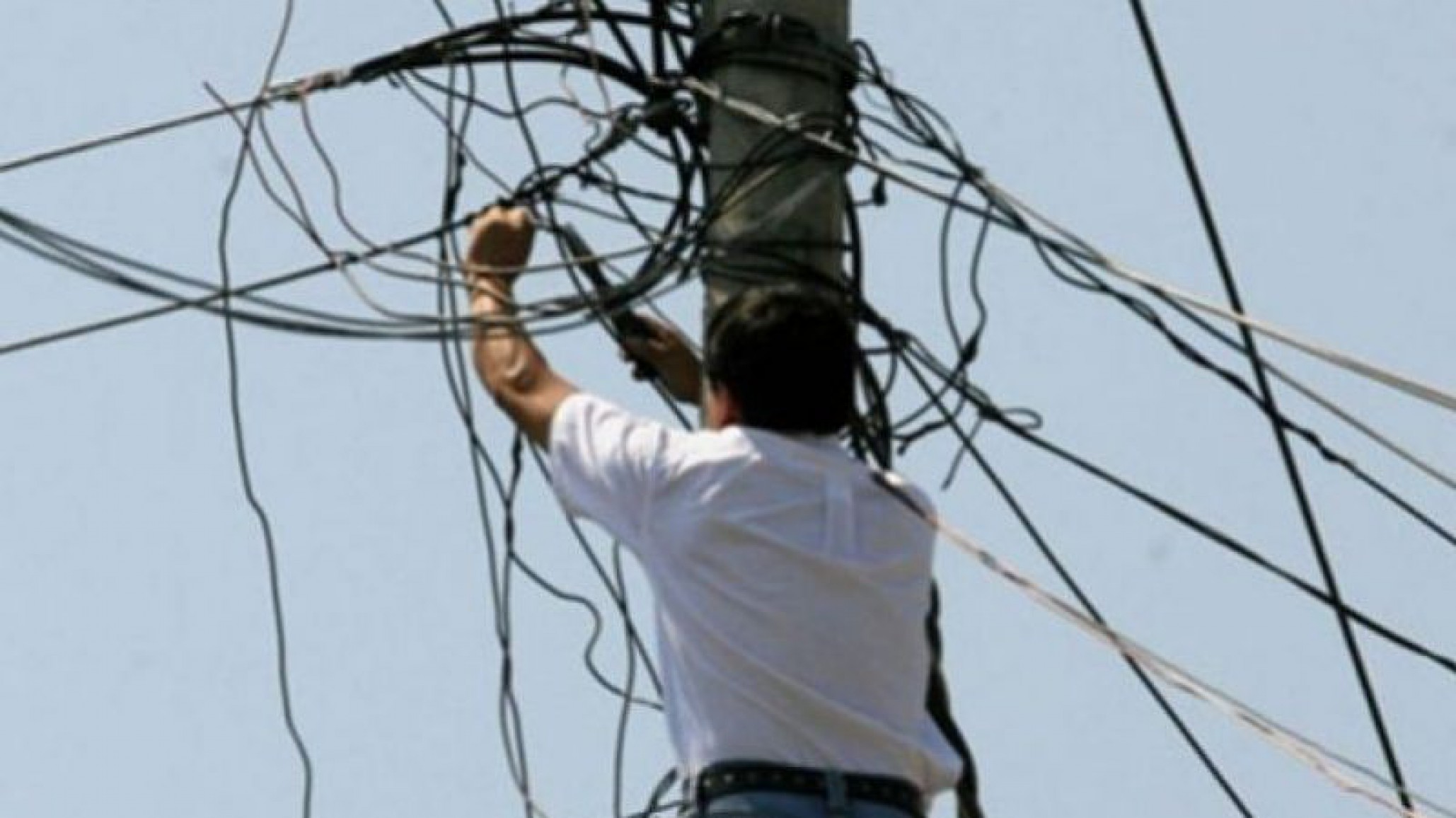 Detectaron que 44 familias de un country se habían ”colgado” de la luz