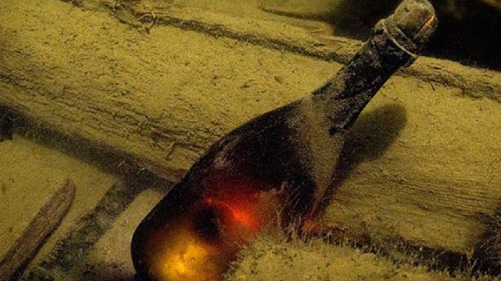 Imagen Viral: Encuentran en un sótano de Inglaterra un lote de cervezas del año 1880